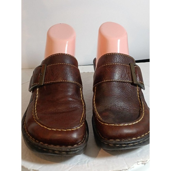 Born B.O.C. Brown Wedge slip on shoes closed toe buckle Women size 9M - Picture 9 of 9